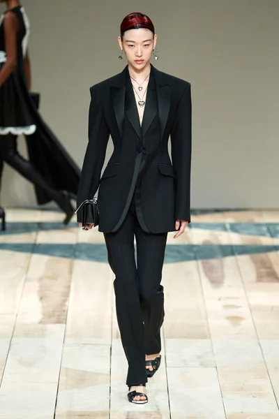 Look 32